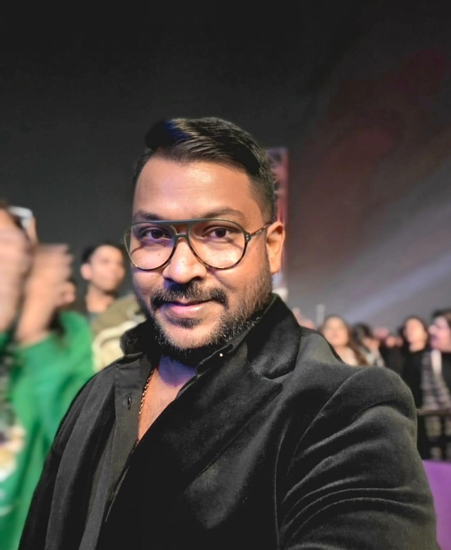 Mr. Ashutosh Ghosh : Founder & Producer